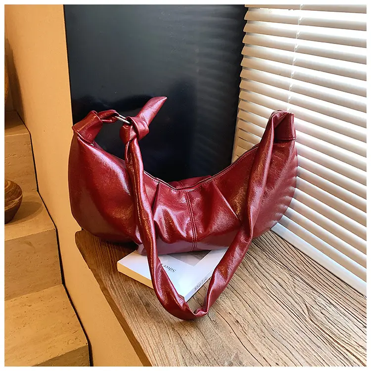 Retro Red Leather Shoulder Bag for Women 2025 — feature 23