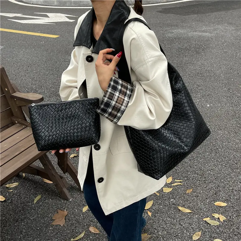 Black Woven Shoulder Bag Large Capacity 2025 - Image 5