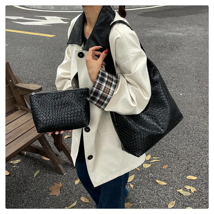 Black Woven Shoulder Bag Large Capacity 2025 — feature 16