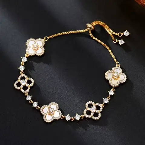 Lucky Clover Bracelet for Women with Pearl & Gold Silver — feature 4