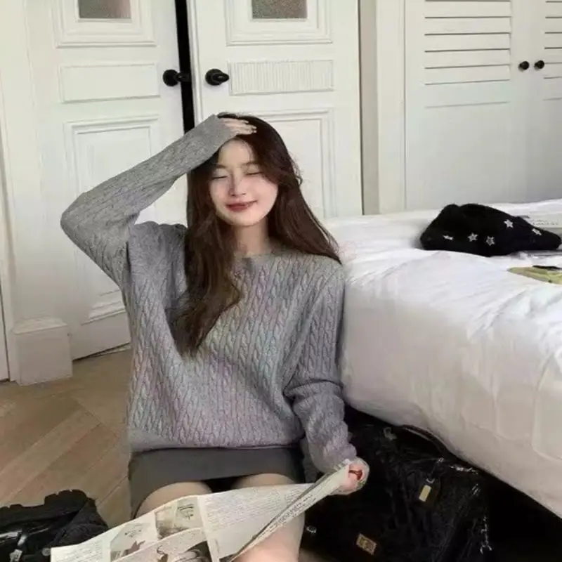 Twist Knit Pullover Sweater with a High-End Feel, Women's 2026 New Autumn and Winter Slim-Fit Short Top