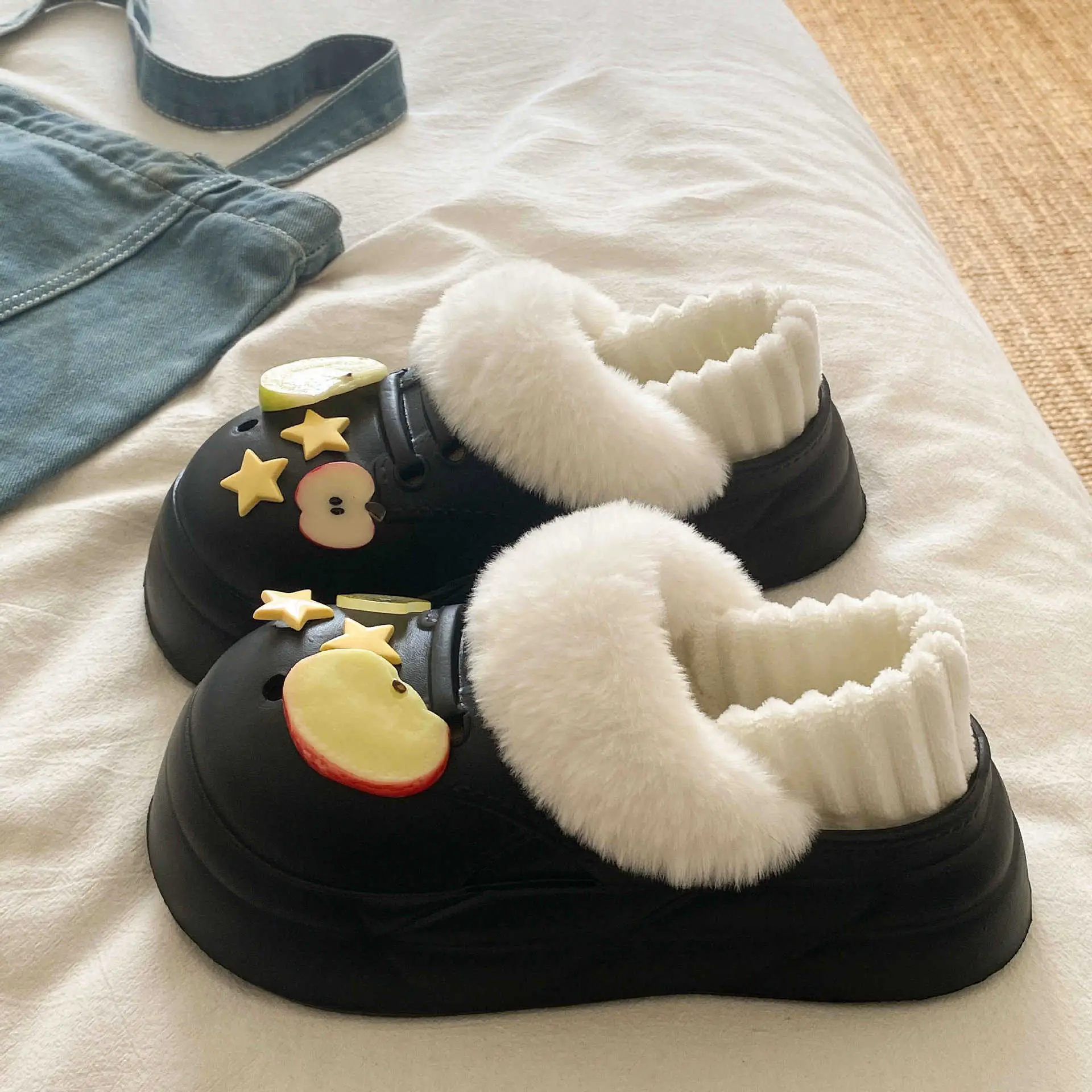 2025 Warm Winter Slippers Black with Faux Fur Lining