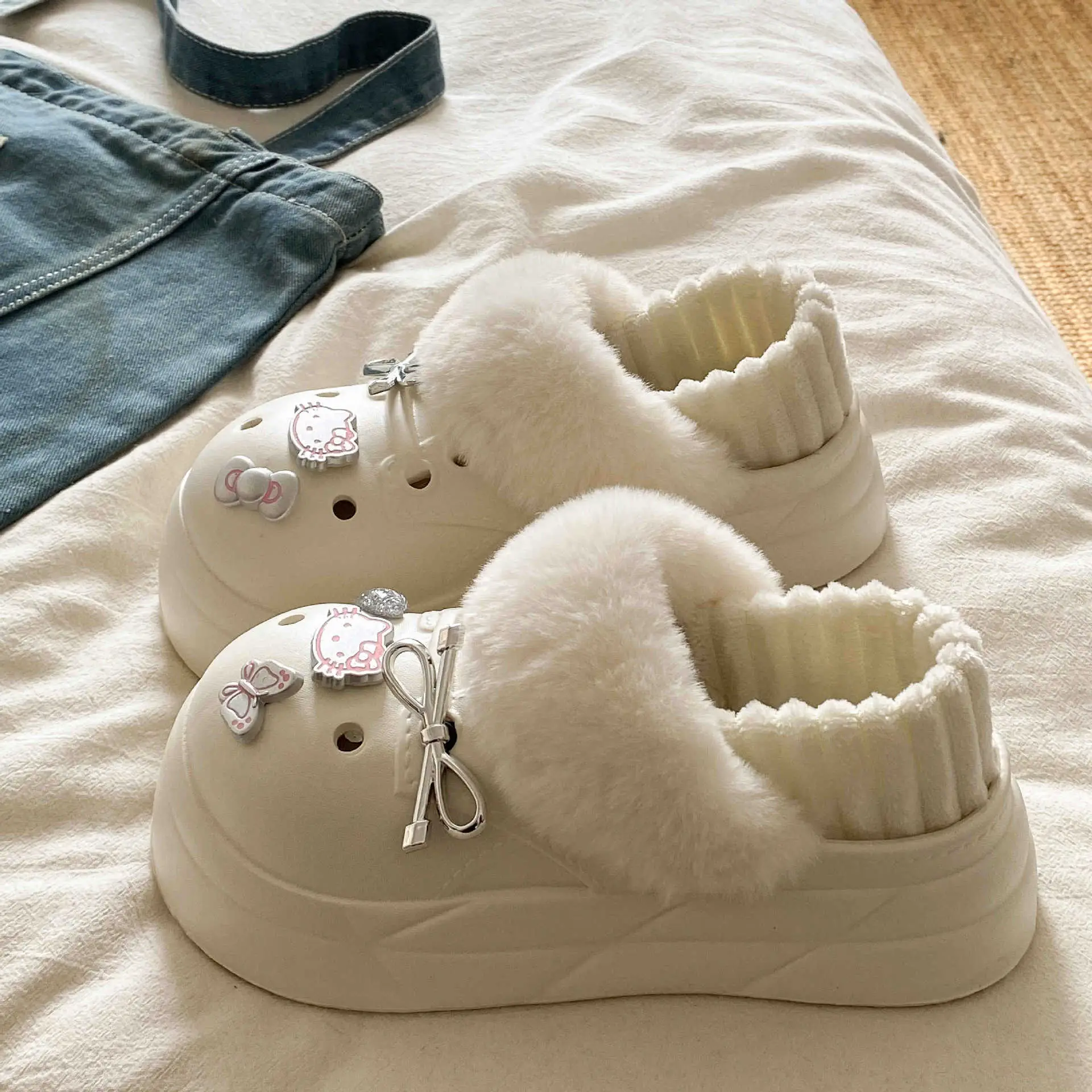 2025 Warm Winter Slippers Black with Faux Fur Lining