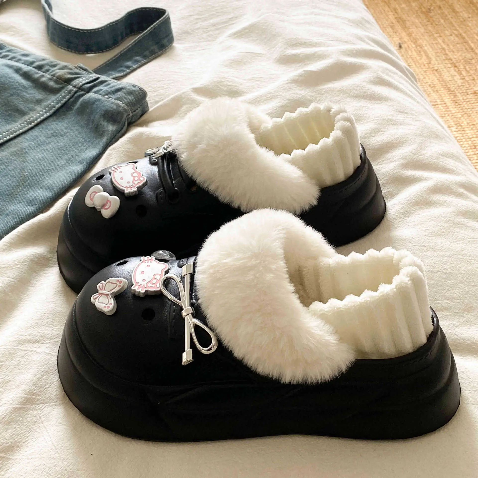 2025 Warm Winter Slippers Black with Faux Fur Lining