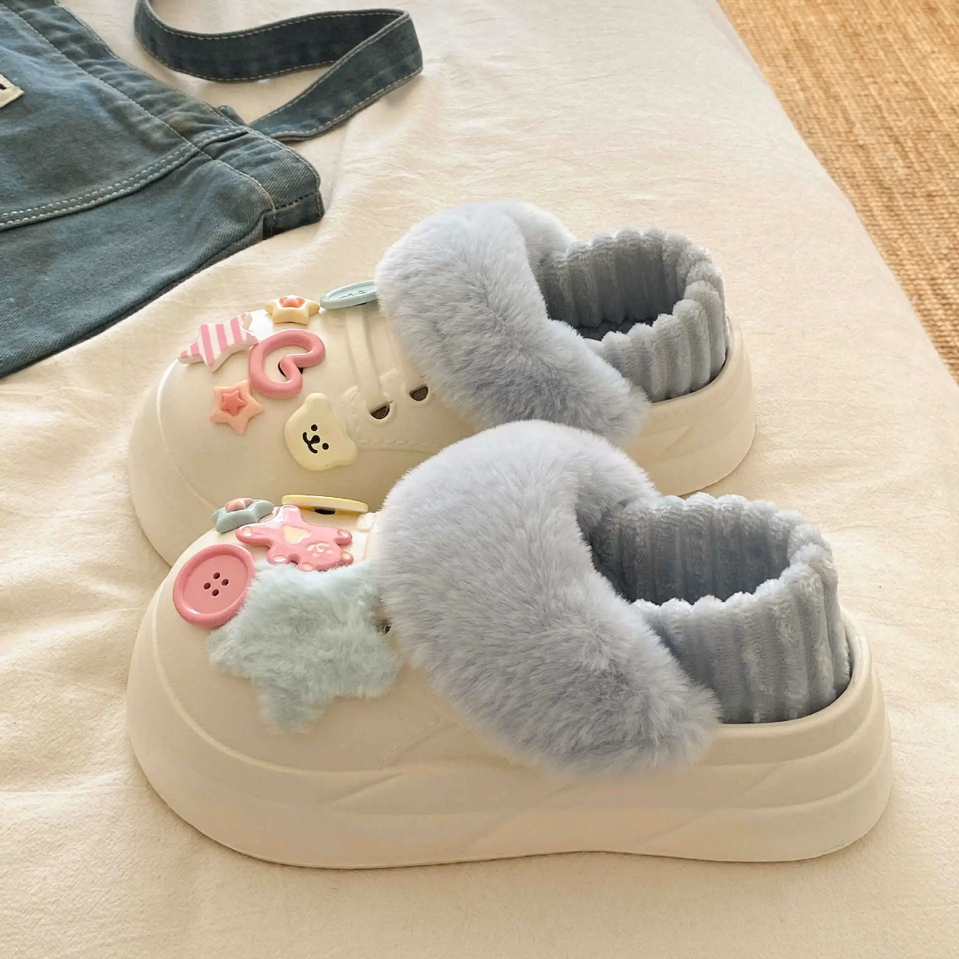 2025 Warm Winter Slippers Black with Faux Fur Lining