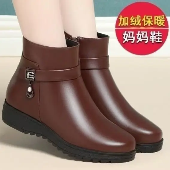Women's Black Fleece-Lined Winter Boots with Zipper Closure