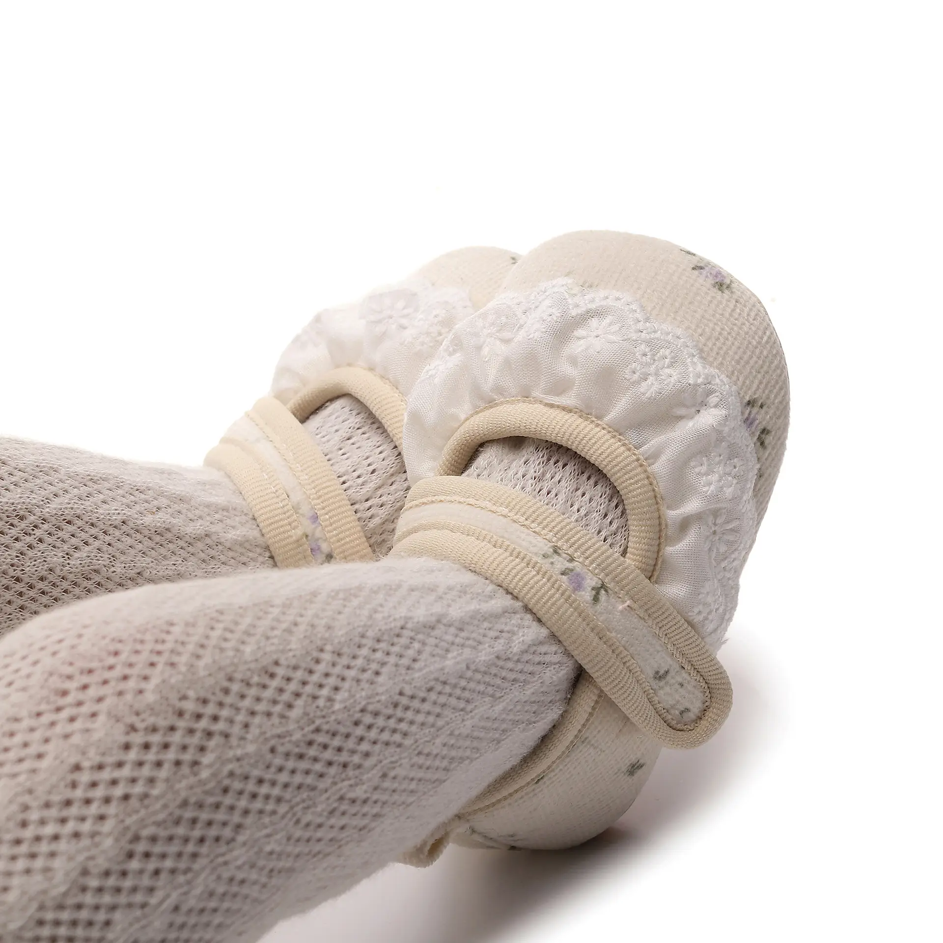 Soft-Soled Lace Baby Shoes for Girls 0-3-6M — feature 6