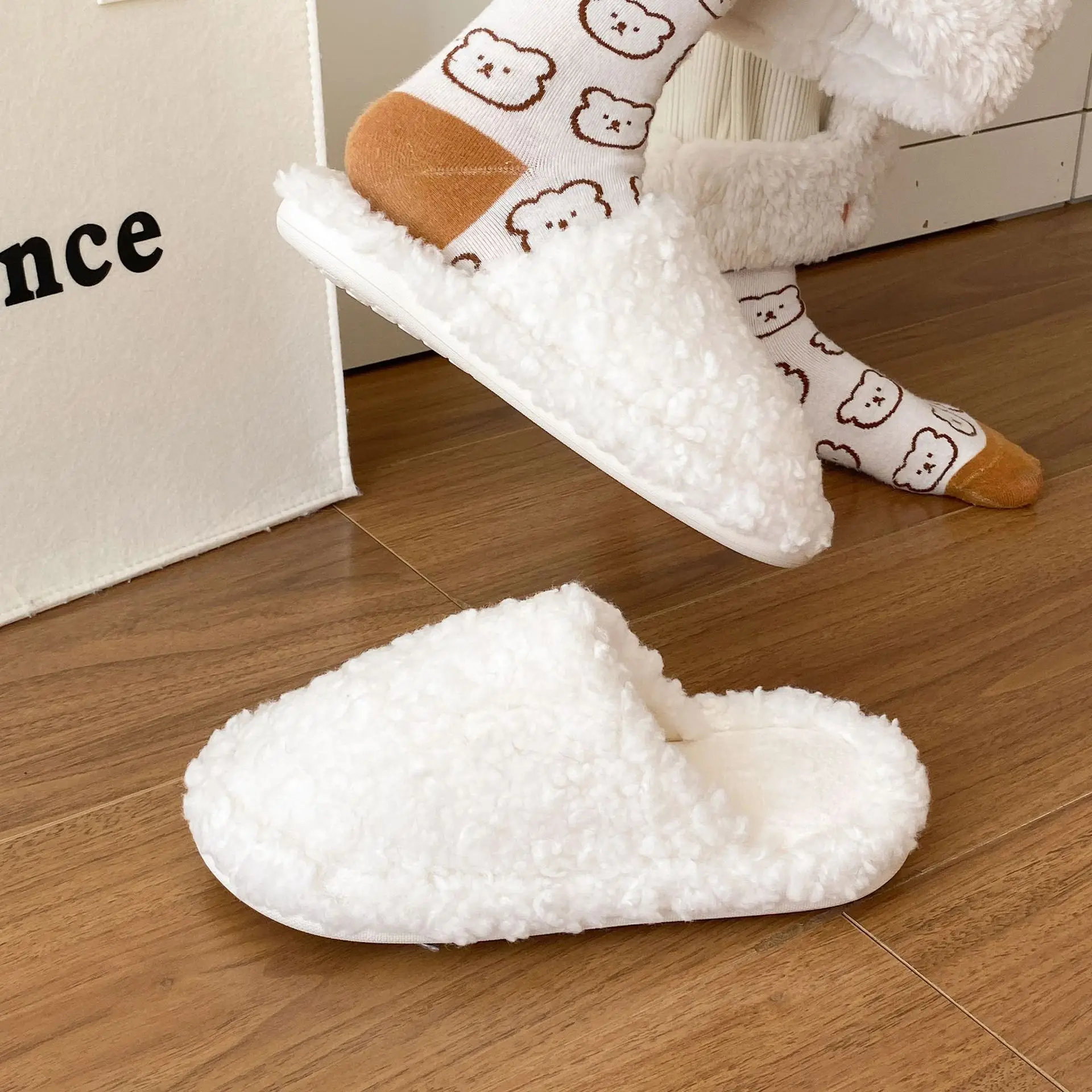 White Soft Slippers for Women Winter Casual Wear