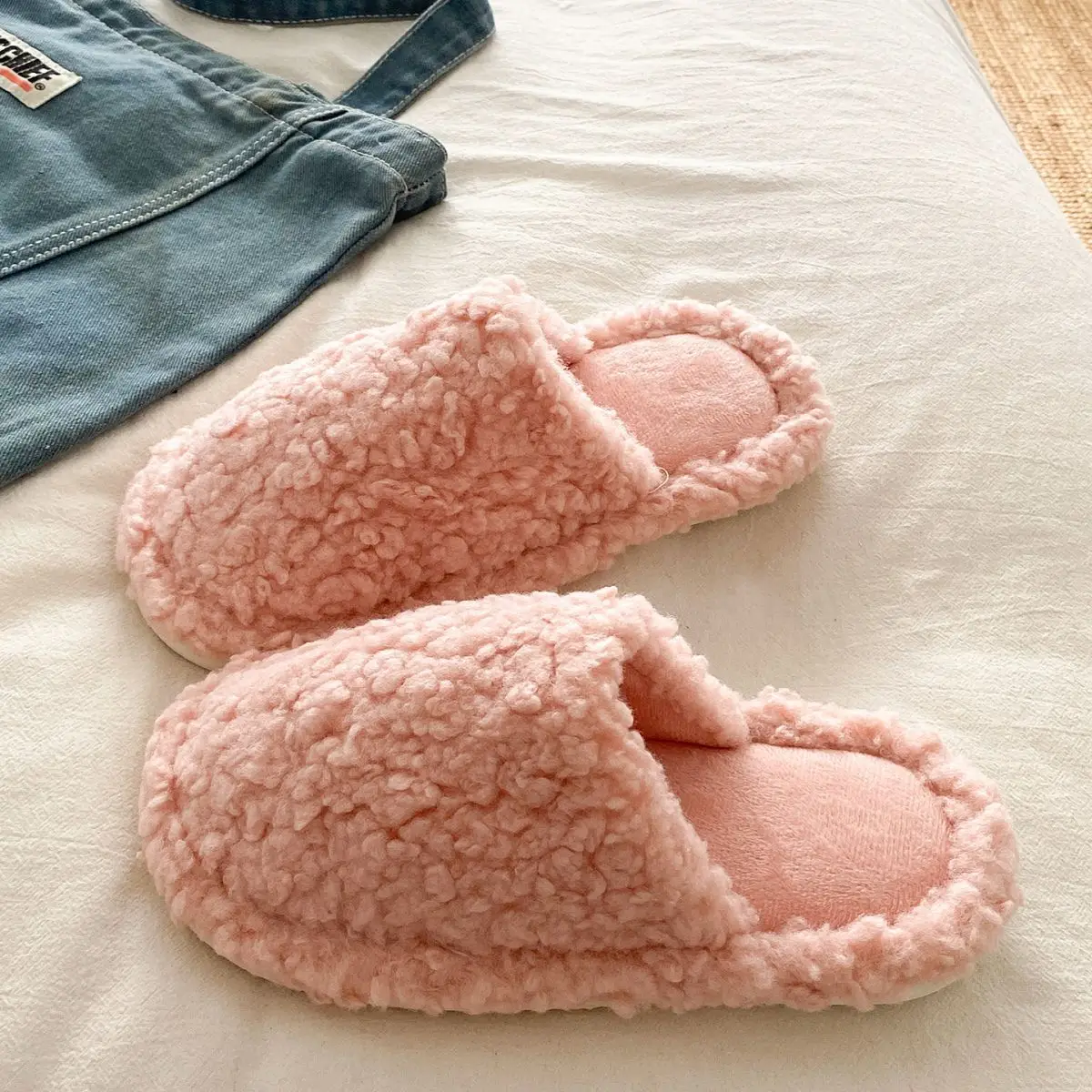 White Soft Slippers for Women Winter Casual Wear — feature 22