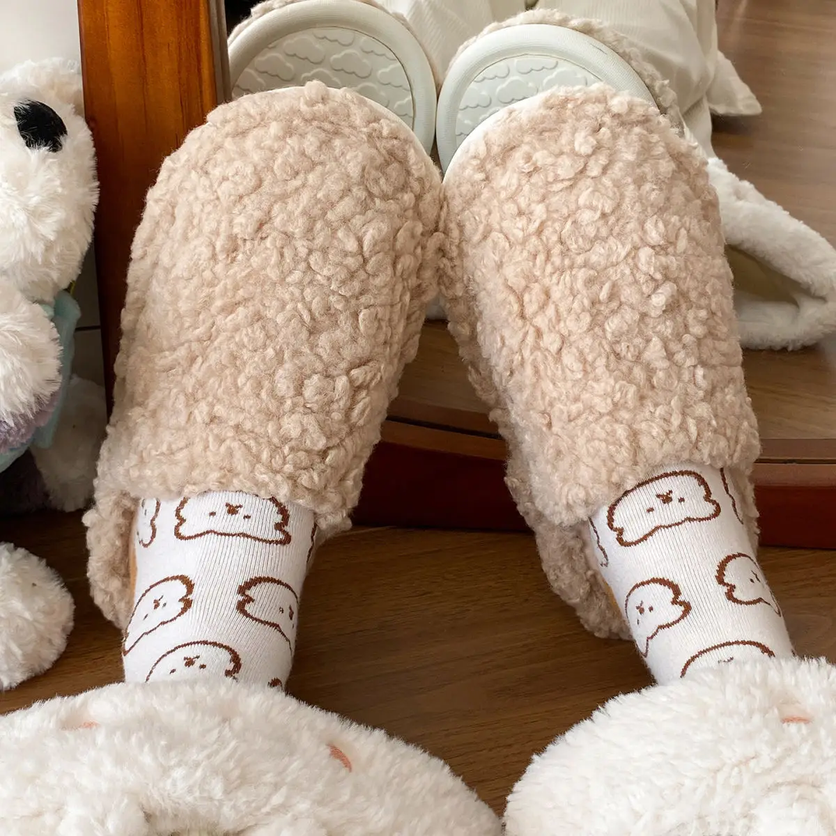 White Soft Slippers for Women Winter Casual Wear — feature 25