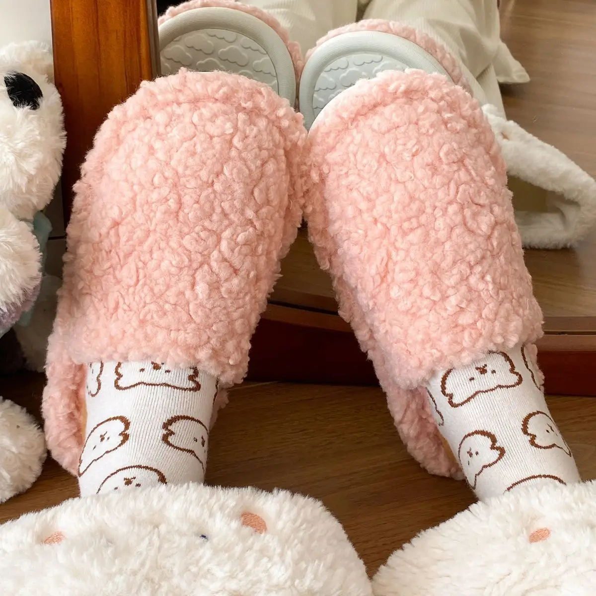 White Soft Slippers for Women Winter Casual Wear — feature 26