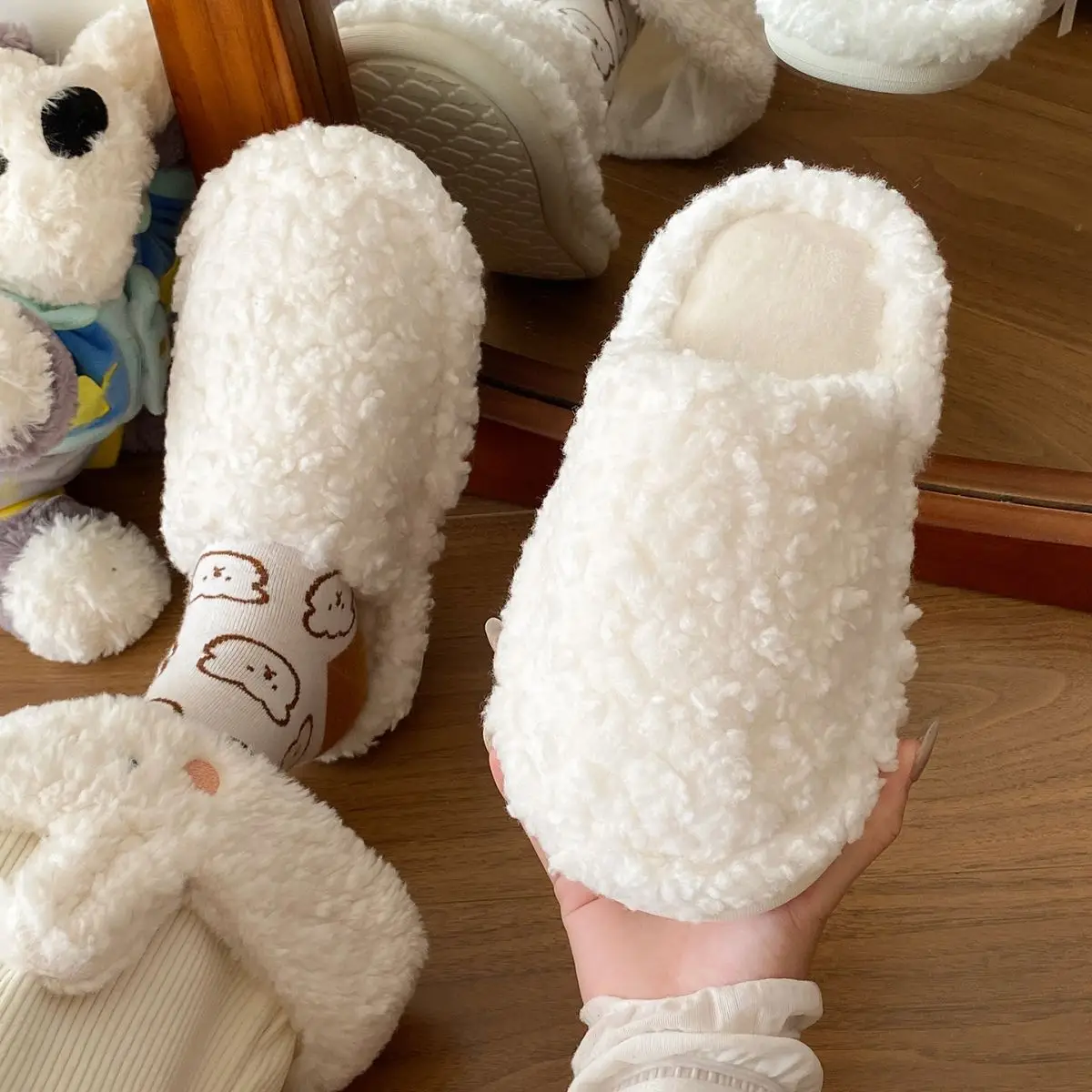 White Soft Slippers for Women Winter Casual Wear — feature 29