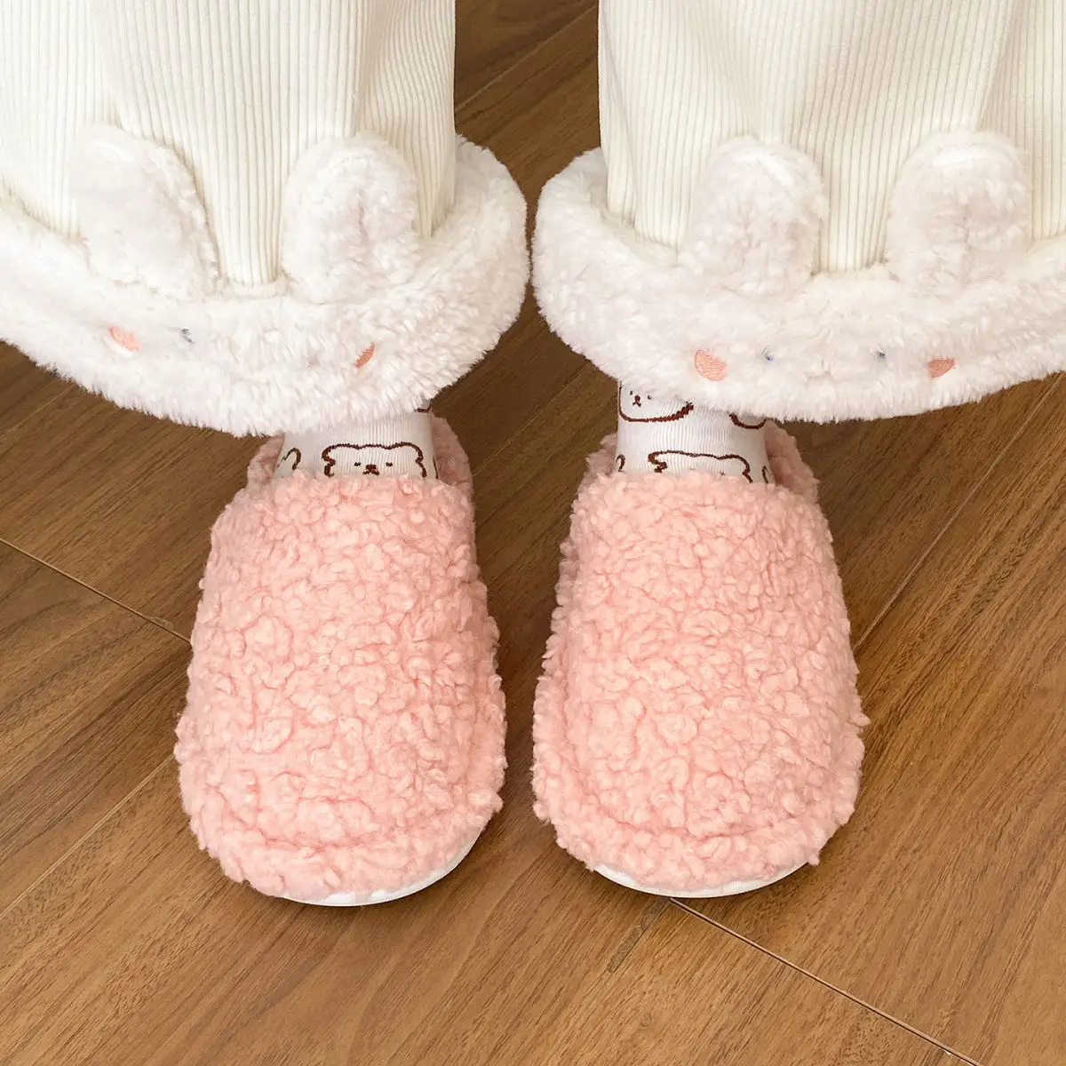 White Soft Slippers for Women Winter Casual Wear — feature 37