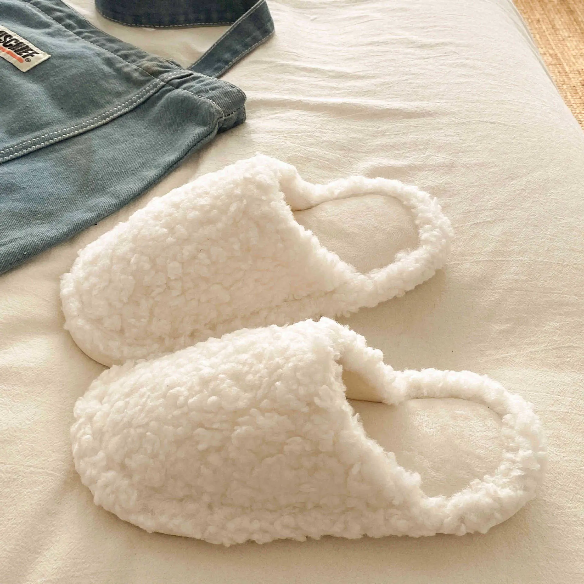 White Soft Slippers for Women Winter Casual Wear