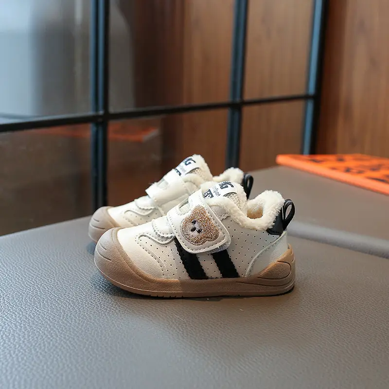 Baby Cotton Shoes Winter 0-1-2 and a Half Years Old Baby Soft-Soled Non-Slip Toddler Shoes Autumn and Winter Warm Fleece-Lined Shoes Leather Surface 3