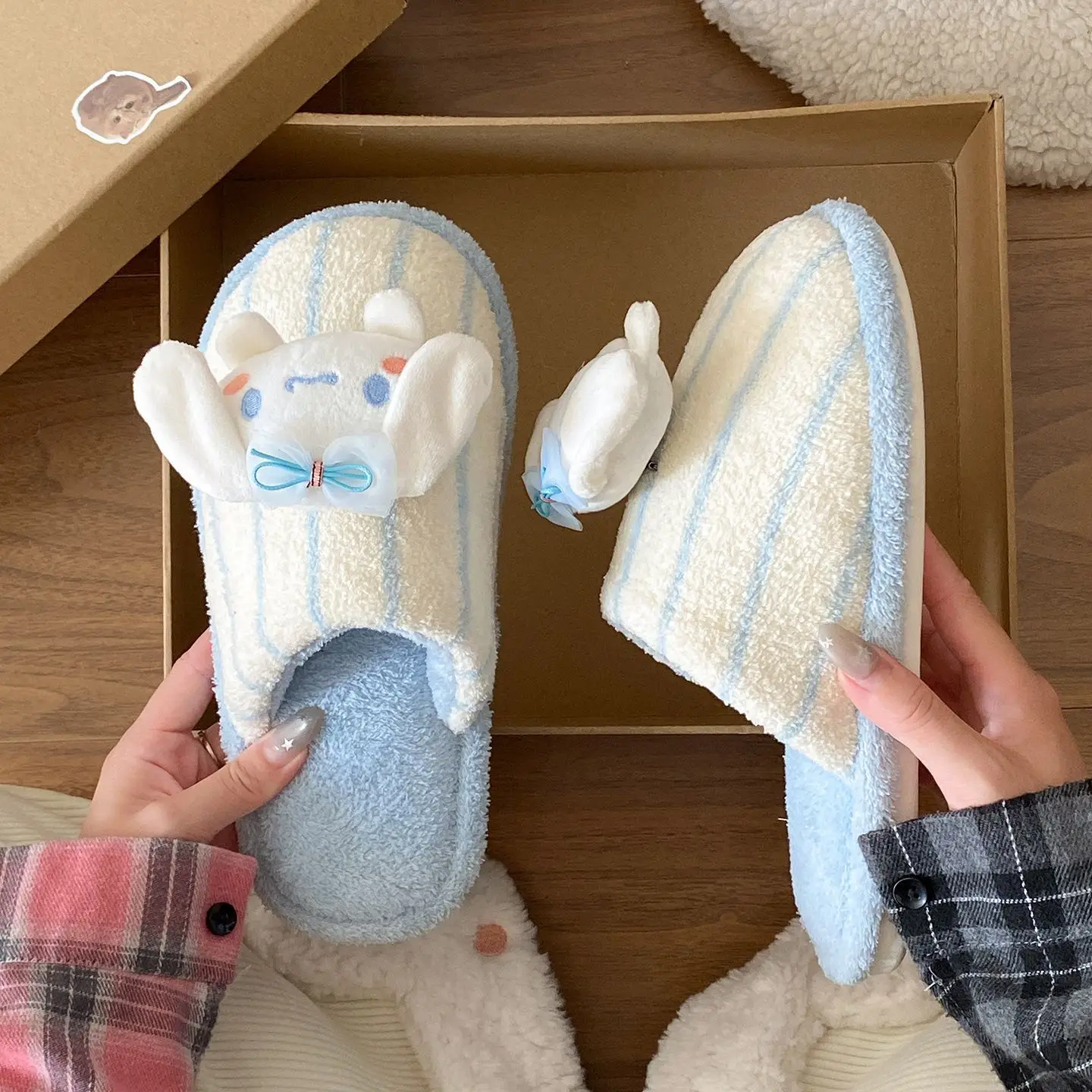 Cute Cartoon Furry Shoes for Women Winter Comfort - Image 4