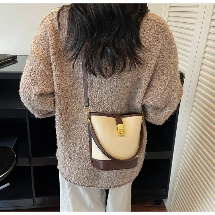 Trendy Brown Crossbody Bag for Women Autumn Winter 2023 — feature 12