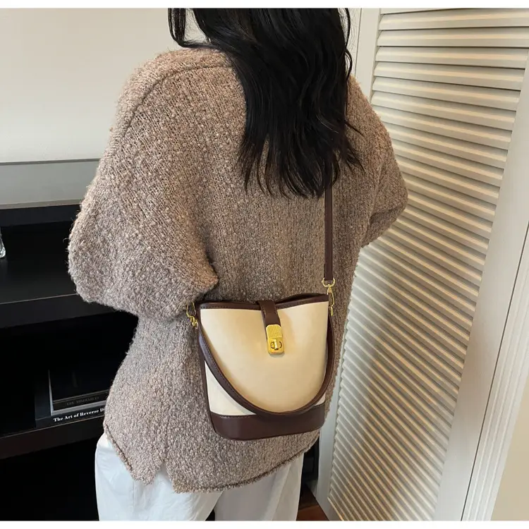Trendy Brown Crossbody Bag for Women Autumn Winter 2023 — feature 13