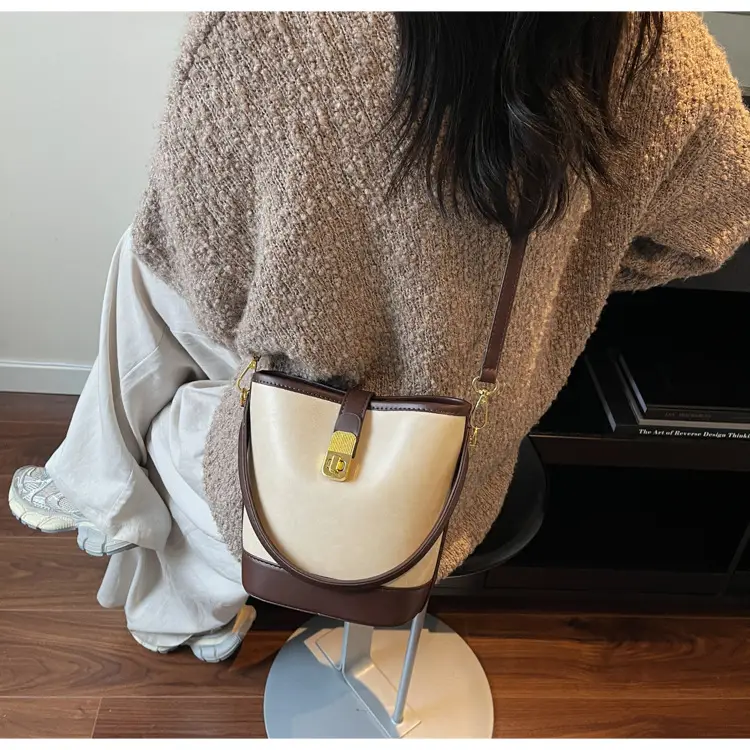 Trendy Brown Crossbody Bag for Women Autumn Winter 2023 — feature 14