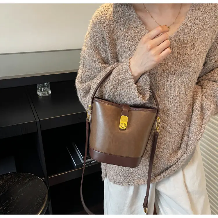 Trendy Brown Crossbody Bag for Women Autumn Winter 2023 — feature 15