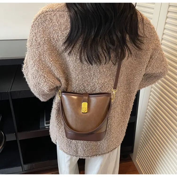 Trendy Brown Crossbody Bag for Women Autumn Winter 2023 — feature 17