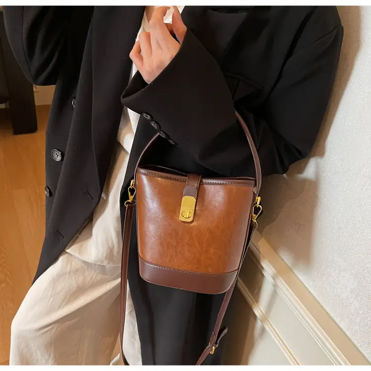 Trendy Brown Crossbody Bag for Women Autumn Winter 2023 — feature 21