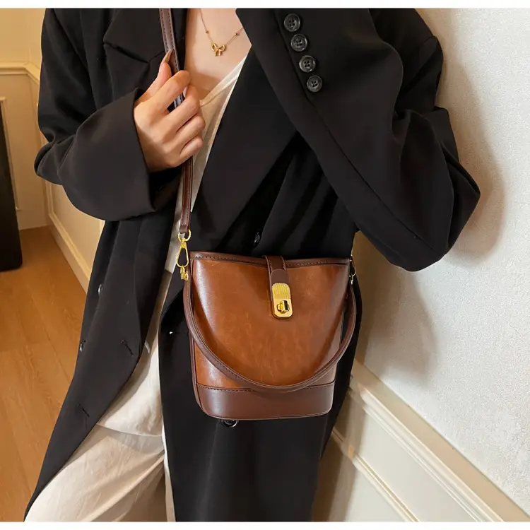 Trendy Brown Crossbody Bag for Women Autumn Winter 2023 — feature 22