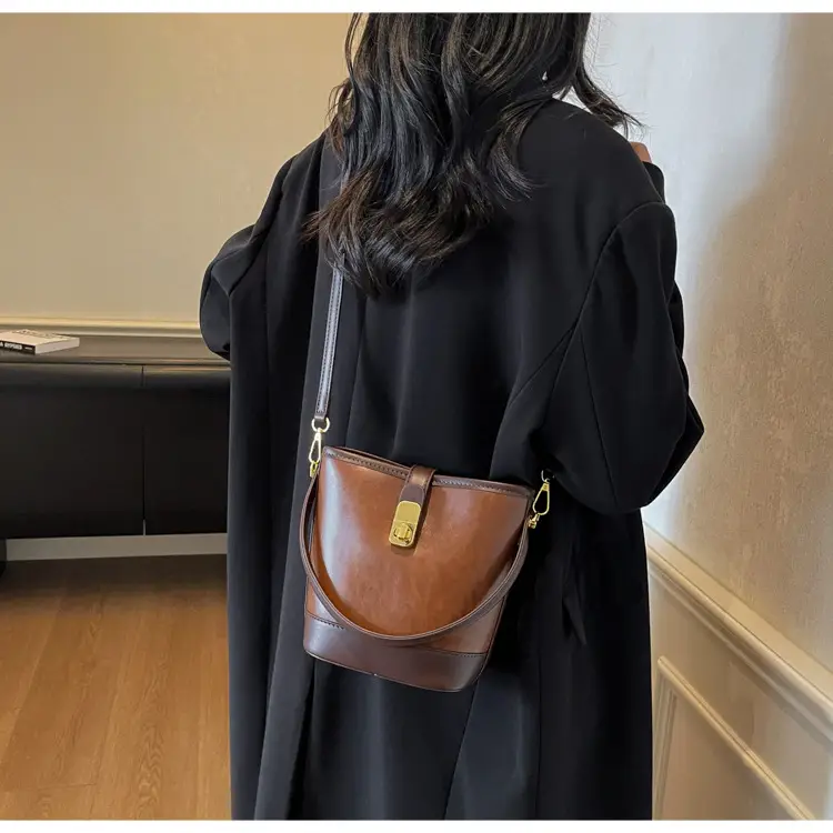 Trendy Brown Crossbody Bag for Women Autumn Winter 2023 — feature 24