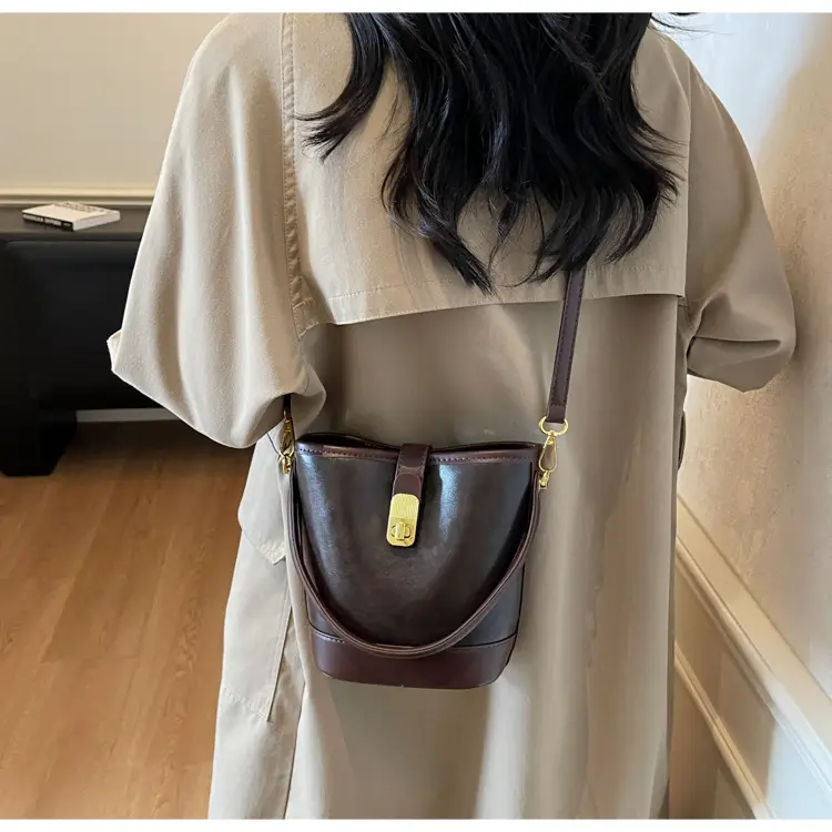 Trendy Brown Crossbody Bag for Women Autumn Winter 2023 — feature 27
