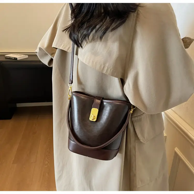Trendy Brown Crossbody Bag for Women Autumn Winter 2023 — feature 28