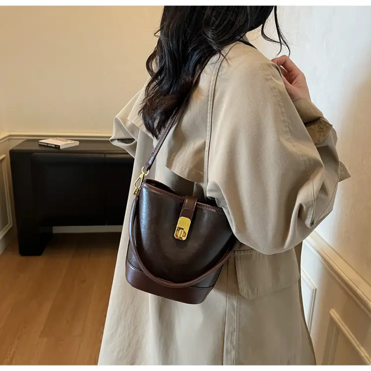 Trendy Brown Crossbody Bag for Women Autumn Winter 2023 — feature 29