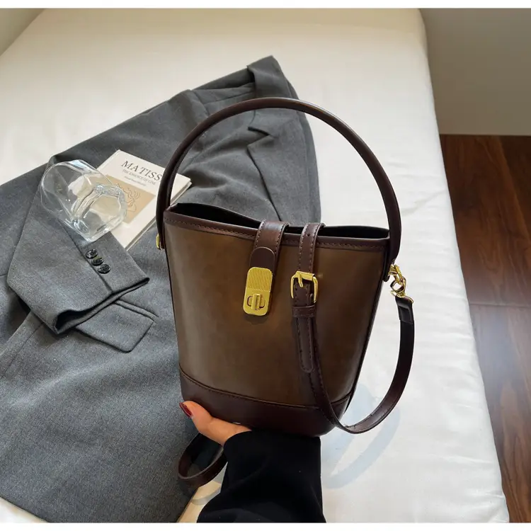 Trendy Brown Crossbody Bag for Women Autumn Winter 2023 — feature 49