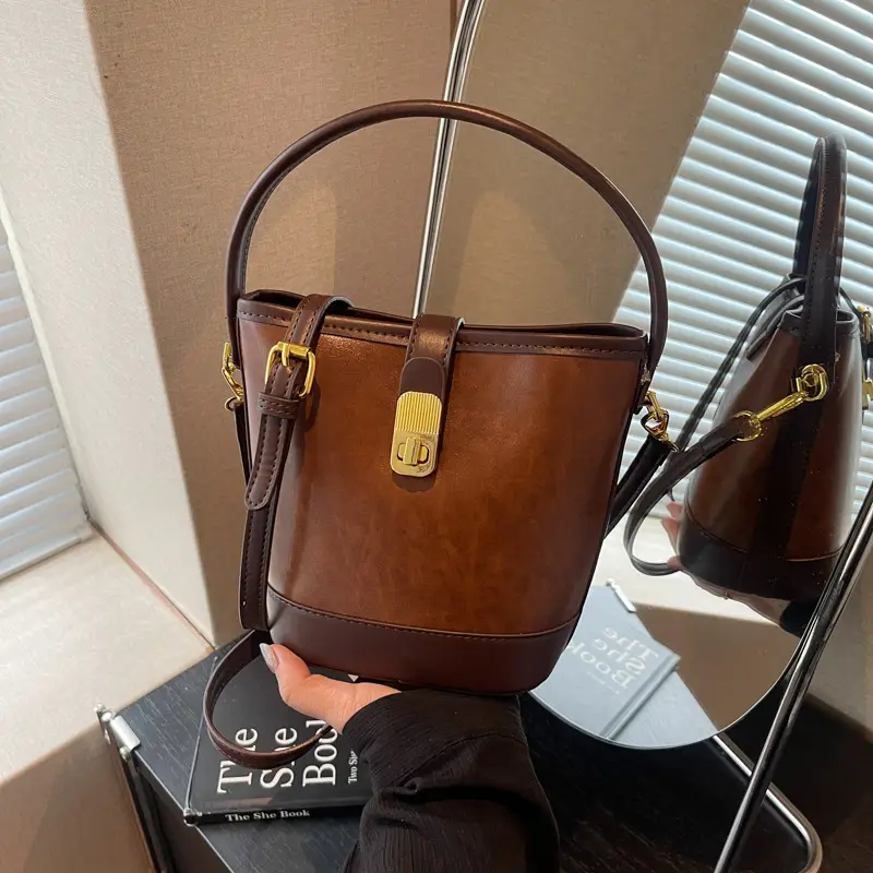 Trendy Brown Crossbody Bag for Women Autumn Winter 2023 - Image 3