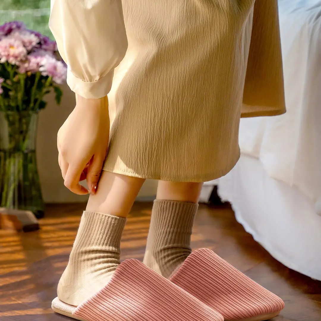 Winter Cotton Slippers for Women Indoor Home Floor Elderly Non-Slip Soft Bottom Silent Mute Slippers for Women Autumn and Winter — feature 10