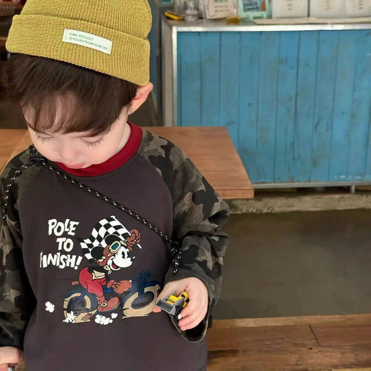 Boys' Korean Cartoon T-Shirt Pocket Jeans Two-Piece Set — feature 4