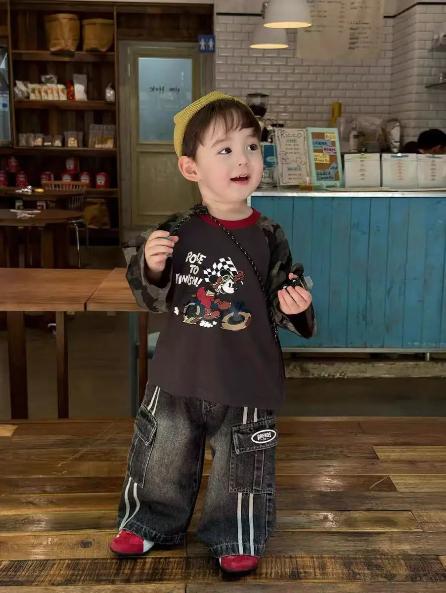 Boys' Korean Cartoon T-Shirt Pocket Jeans Two-Piece Set — feature 8