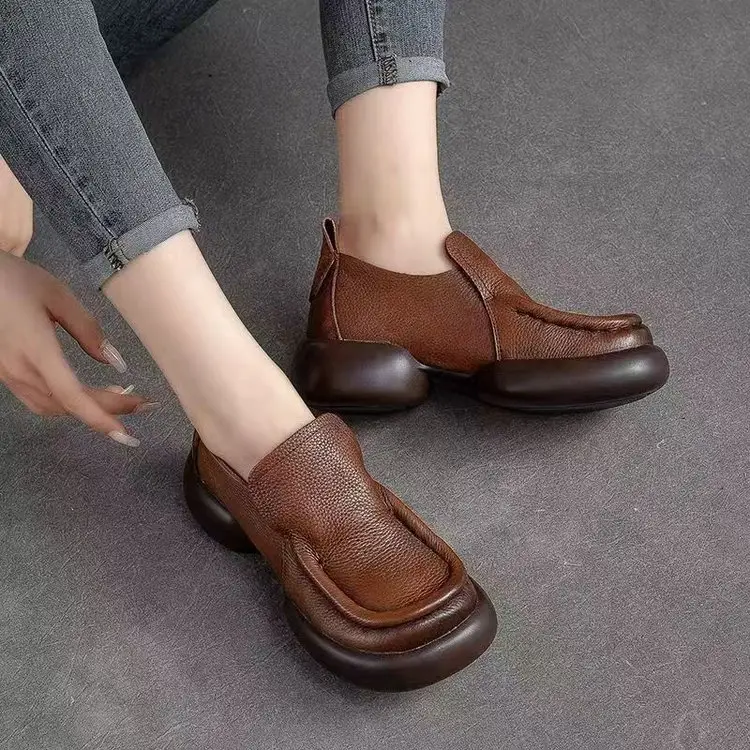 Thick-Soled Small Leather Shoes for Women 2025 Autum Soft Leather Niche Retro Casual Lazy Shoes One-Legged Non-Tiring Loafers — feature 4