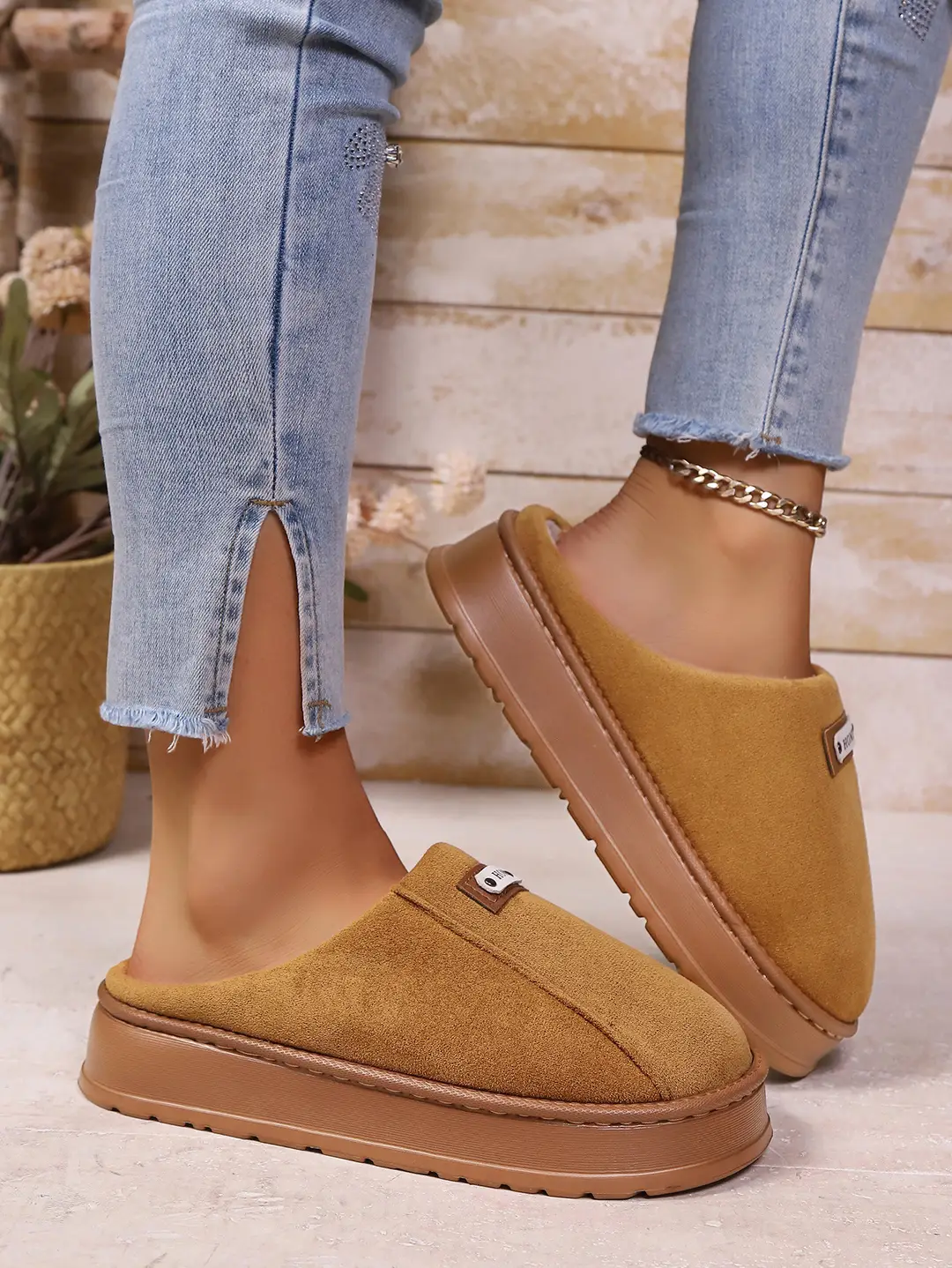 2025 New Autumn and Winter Cotton Slippers for Women's Home Use for Couples Indoor and Outdoor Warm Thick-Soled Furry Slippers for Men — feature 3