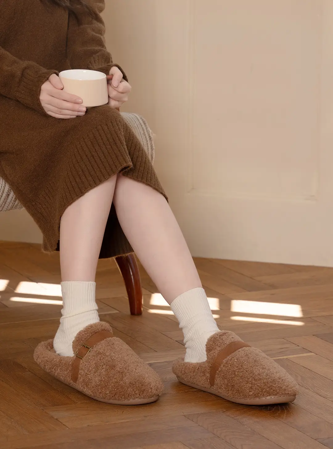 New Simple Belt Buckle Versatile Slippers for Women in Autumn and Winter Couples Home Fleece-Lined Warm Non-Slip Cotton Slippers for Men — feature 3