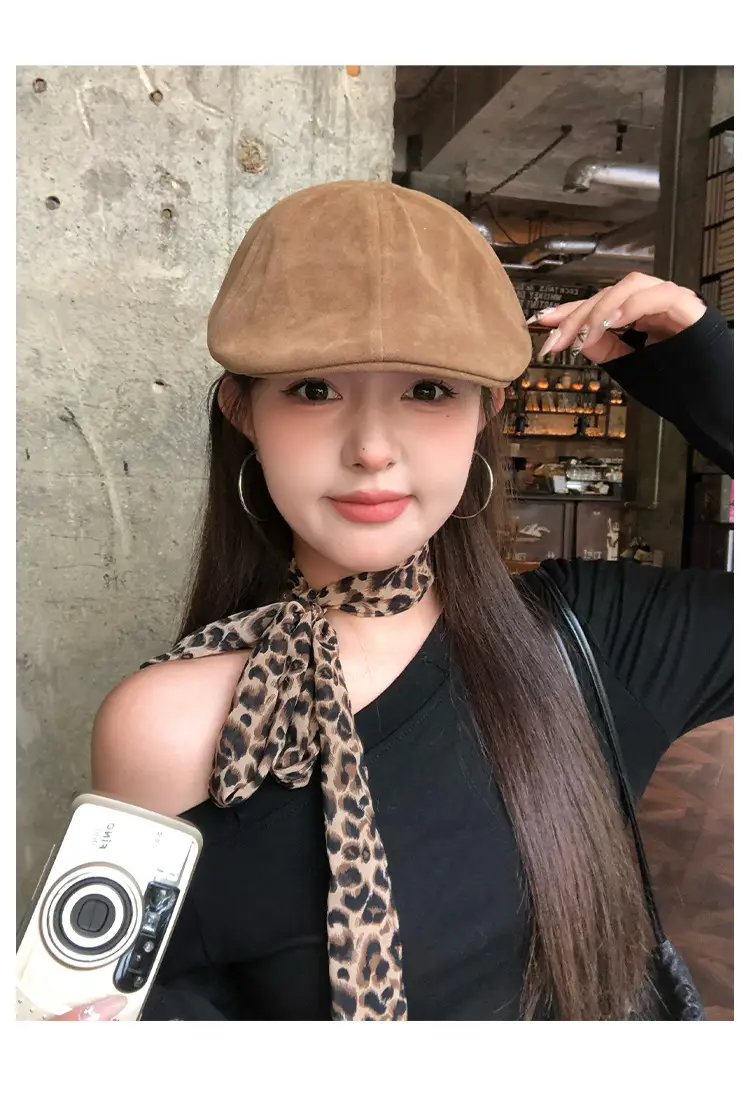 Women's American Retro Suede Melard Beret Hat with Large Head Circumference — feature 2