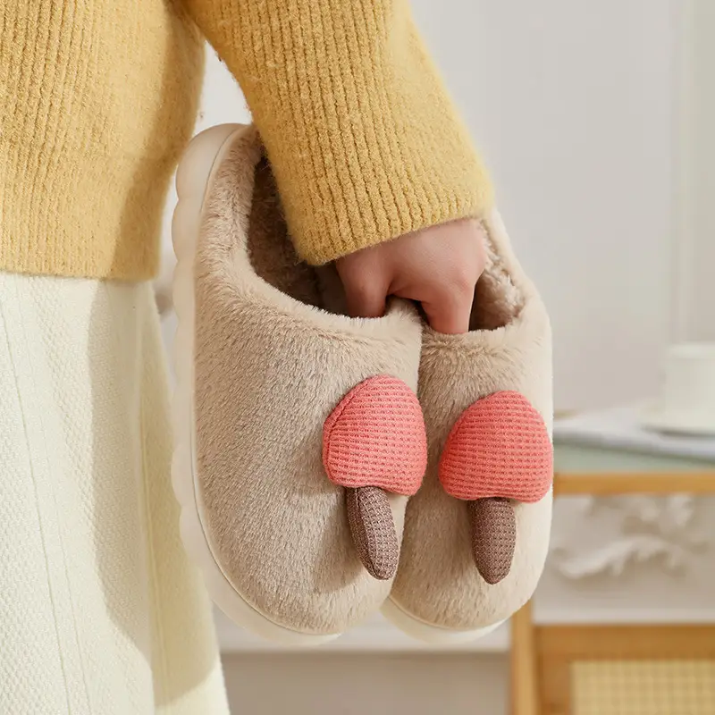 Cotton Slippers for Women Indoor Home Household Anti-Slip Winter Winter 2025 New Warm Plush Slippers for Men