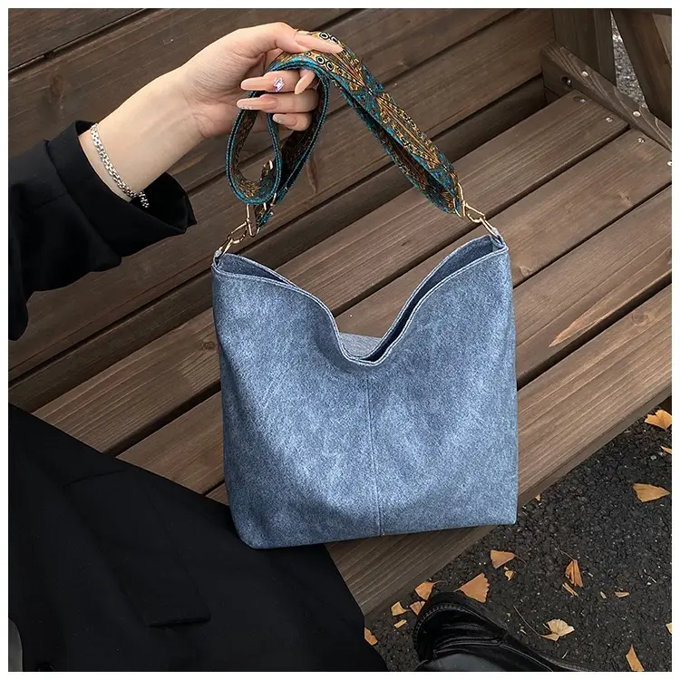 Women Crossbody Bag with Paisley Strap Large Capacity — feature 22