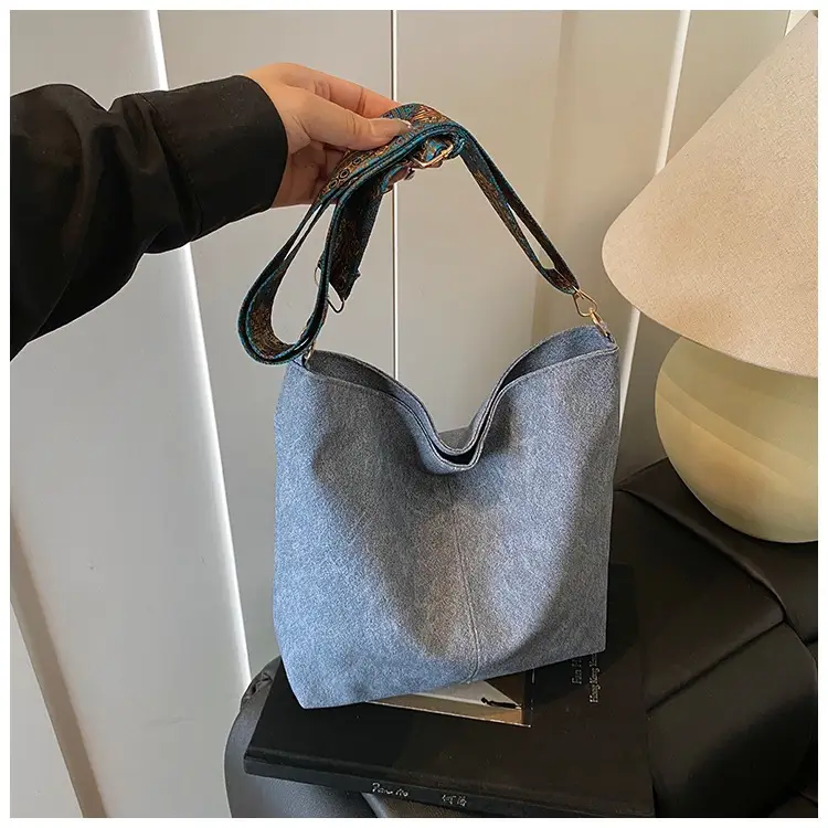 Women Crossbody Bag with Paisley Strap Large Capacity — feature 27