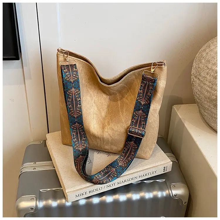 Women Crossbody Bag with Paisley Strap Large Capacity - Image 3