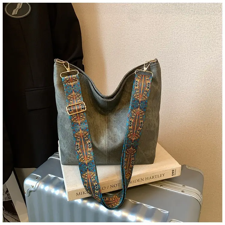 Women Crossbody Bag with Paisley Strap Large Capacity - Image 4