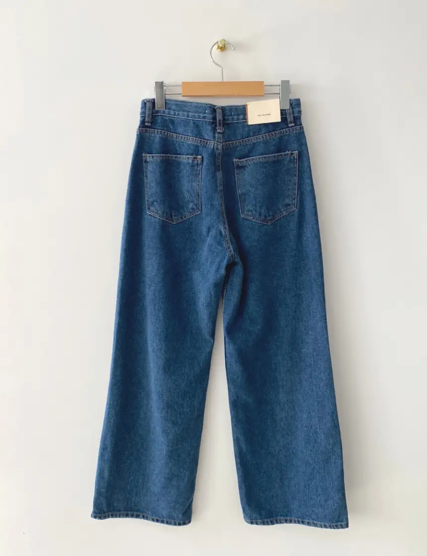 Women Blue Wide Leg Jeans with High Waist Korean Style Outfit — feature 38