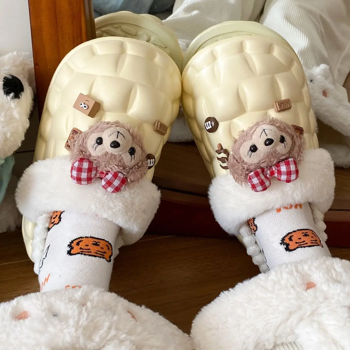 Fleece Lined Warm Cotton Slippers for Women — feature 35