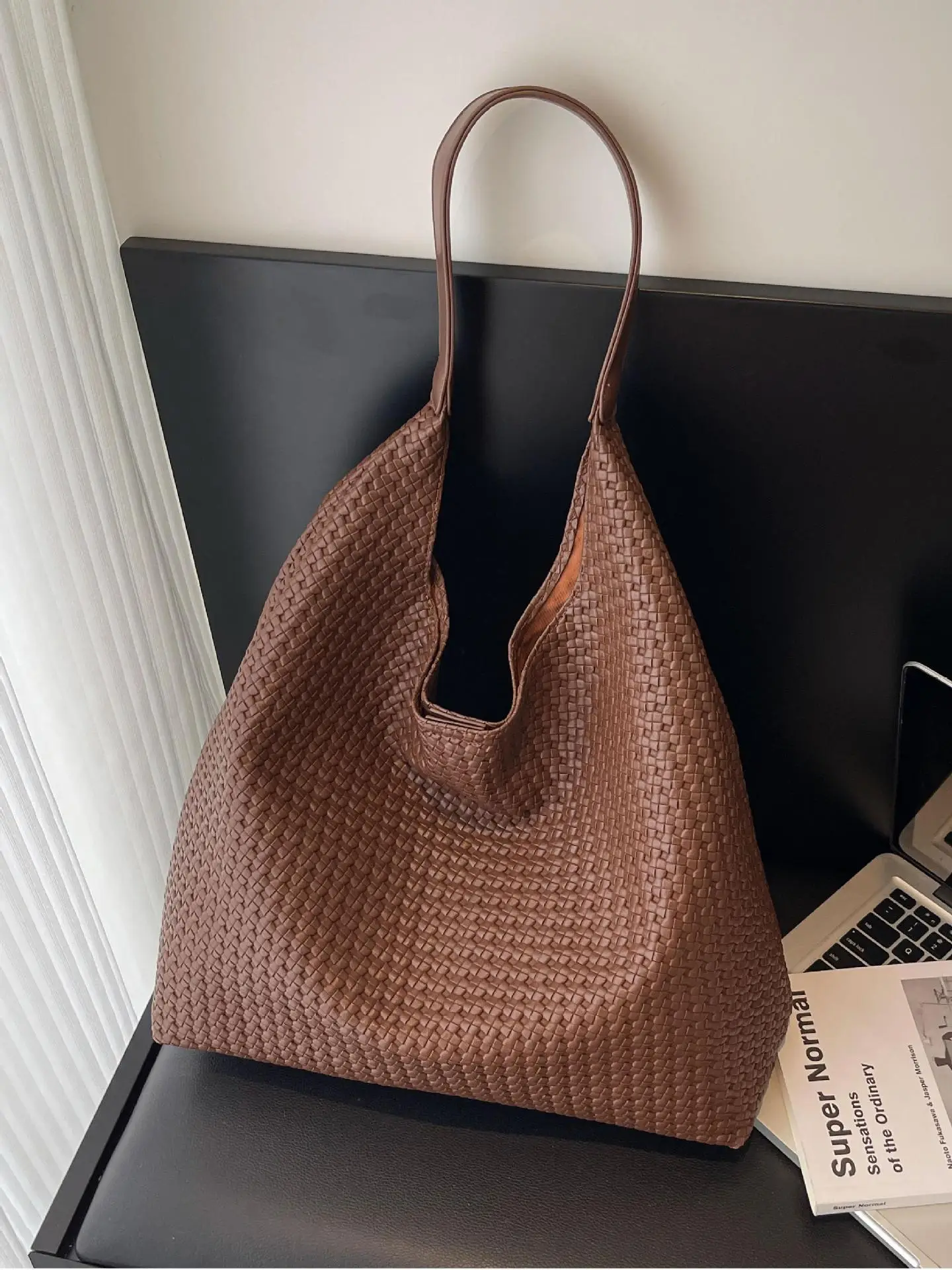 Brown Woven Tote Bag for Women Large Capacity Shoulder Carry - Image 7