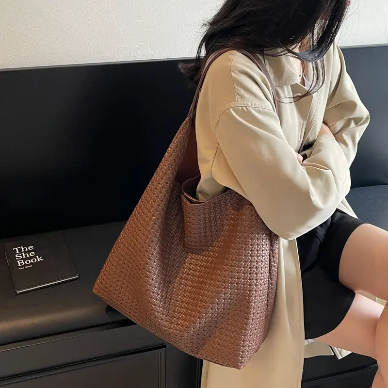 Brown Woven Tote Bag for Women Large Capacity Shoulder Carry - Image 2