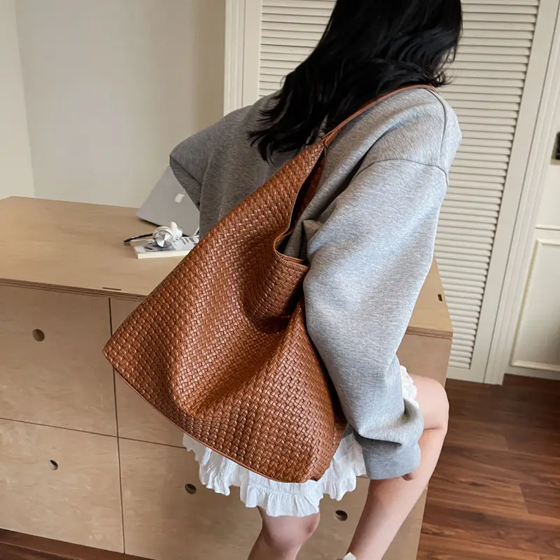 Brown Woven Tote Bag for Women Large Capacity Shoulder Carry - Image 3